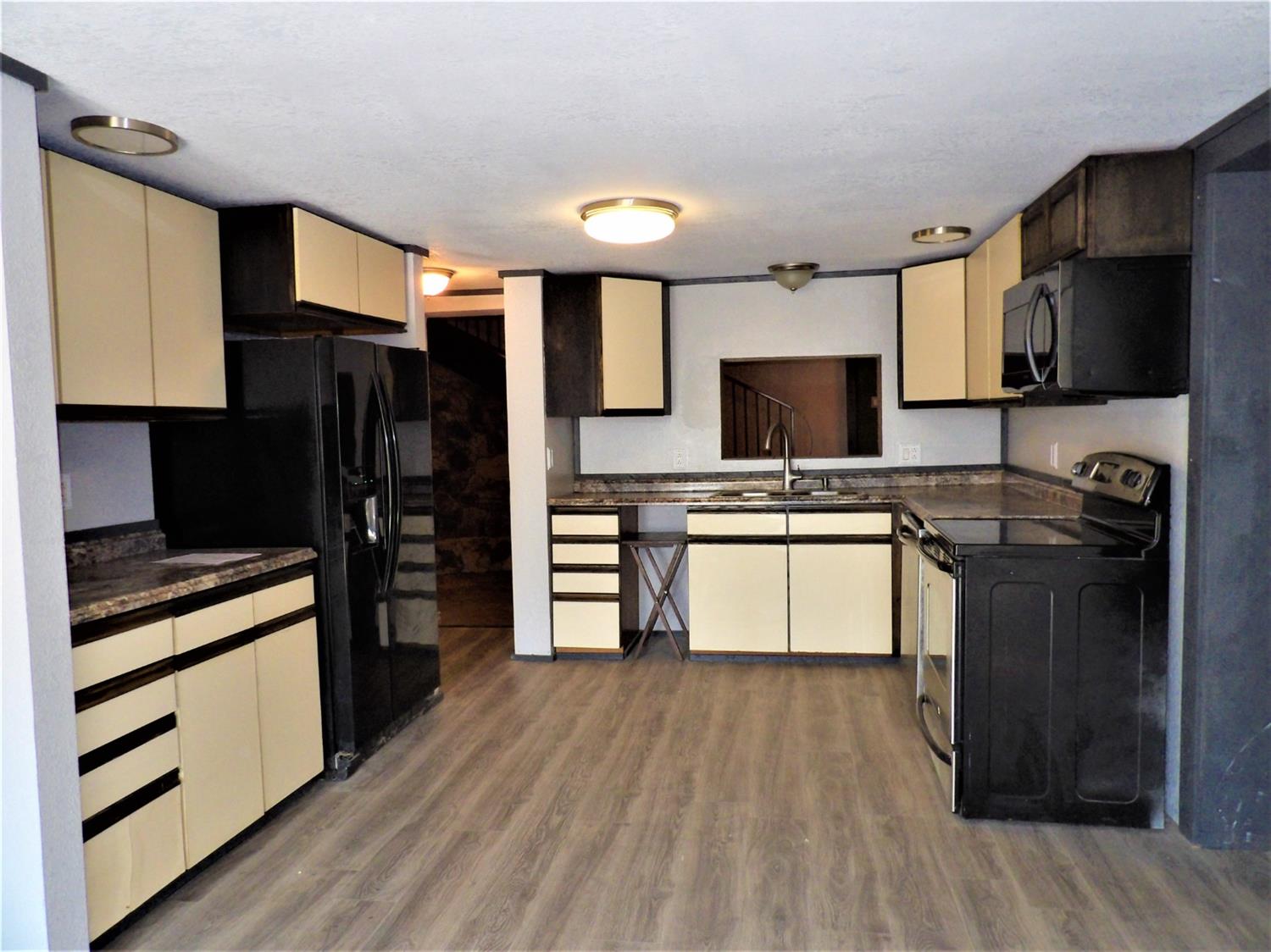 36 Kit Carson Lane Lubbock, TX 79404