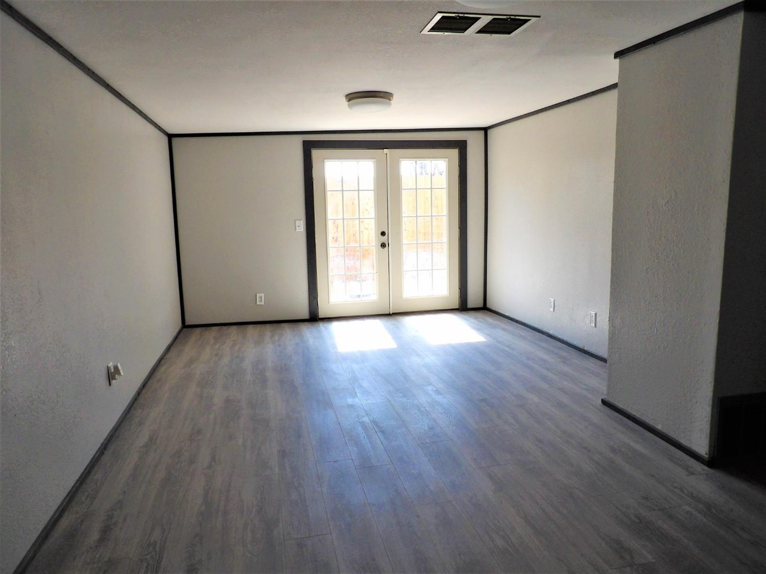 36 Kit Carson Lane Lubbock, TX 79404