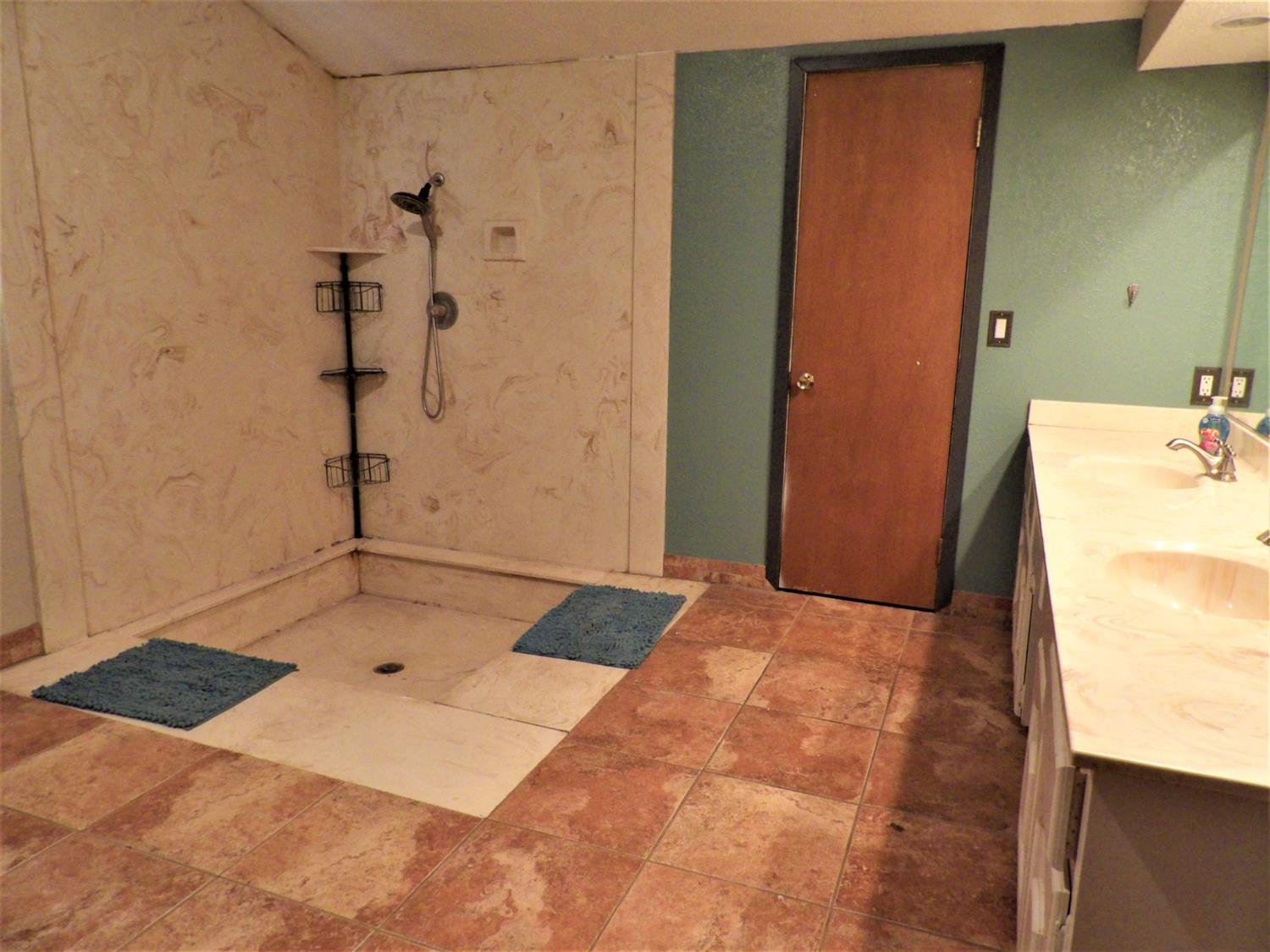 36 Kit Carson Lane Lubbock, TX 79404