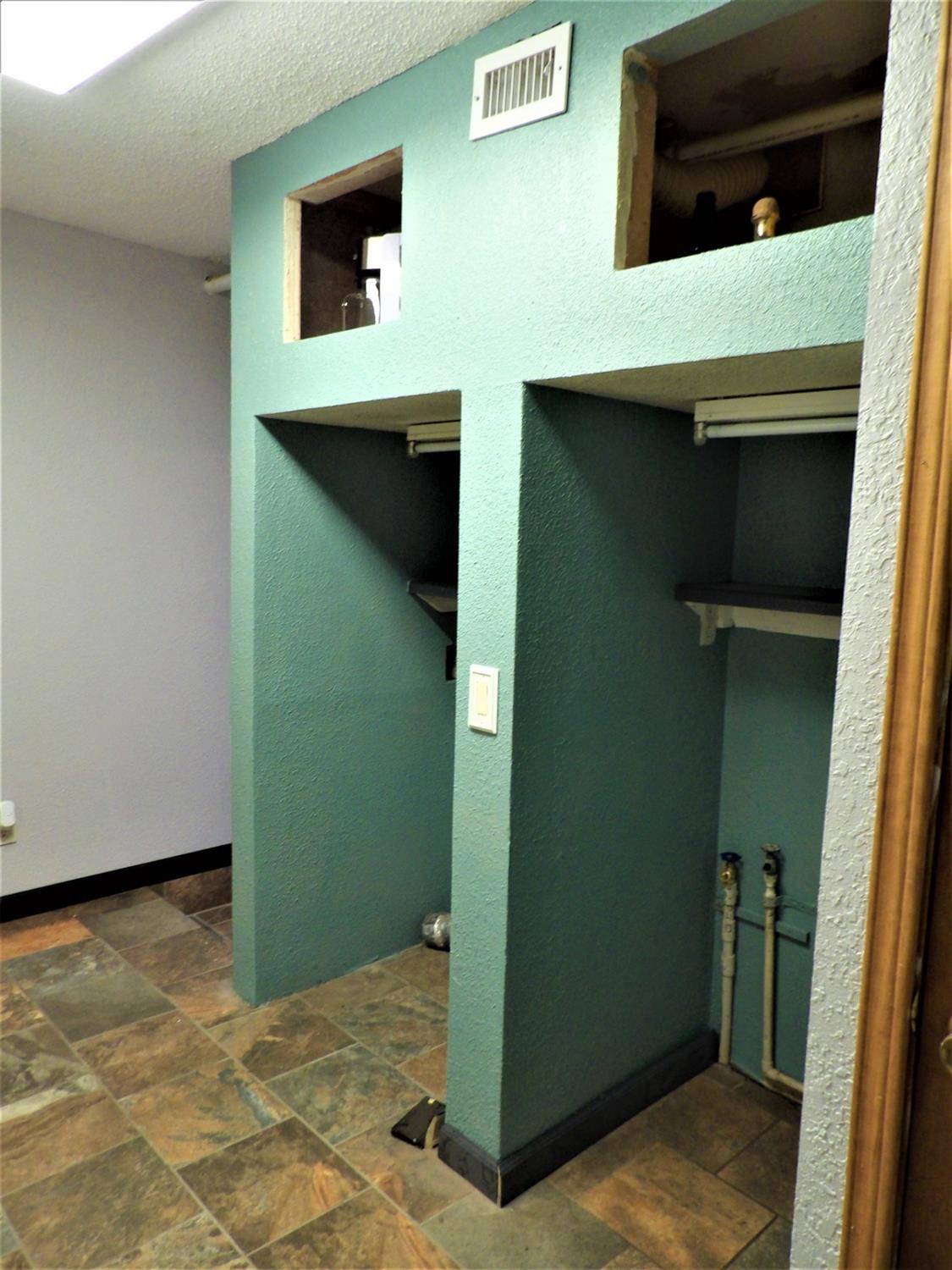 36 Kit Carson Lane Lubbock, TX 79404