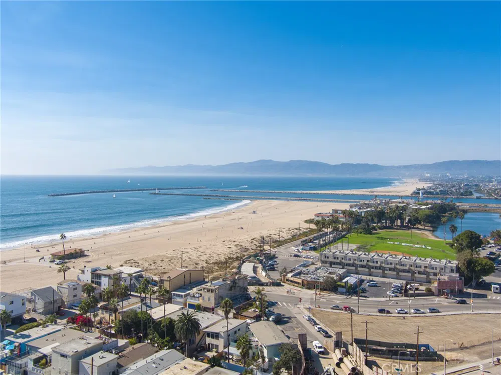 6929 Vista Del Mar Playa del Rey, CA 90293