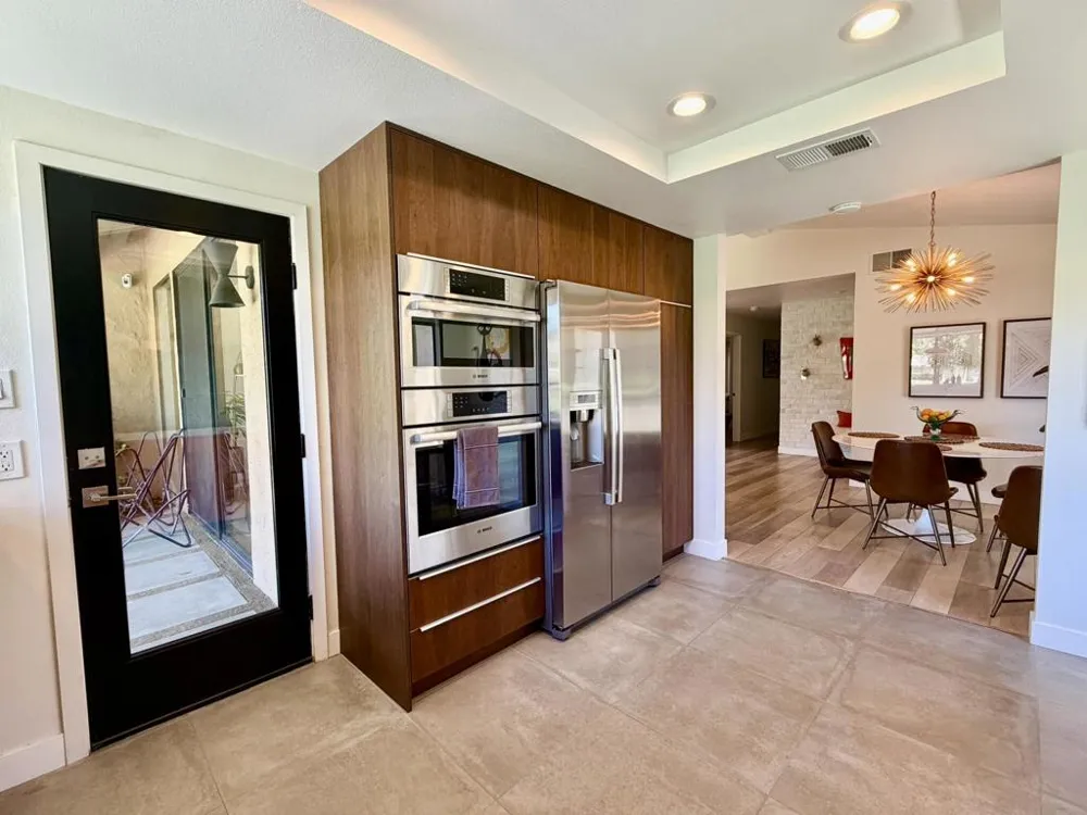 117 Juan Circle Palm Desert, CA 92260