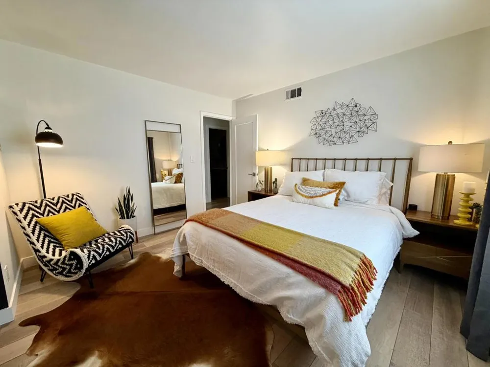 117 Juan Circle Palm Desert, CA 92260