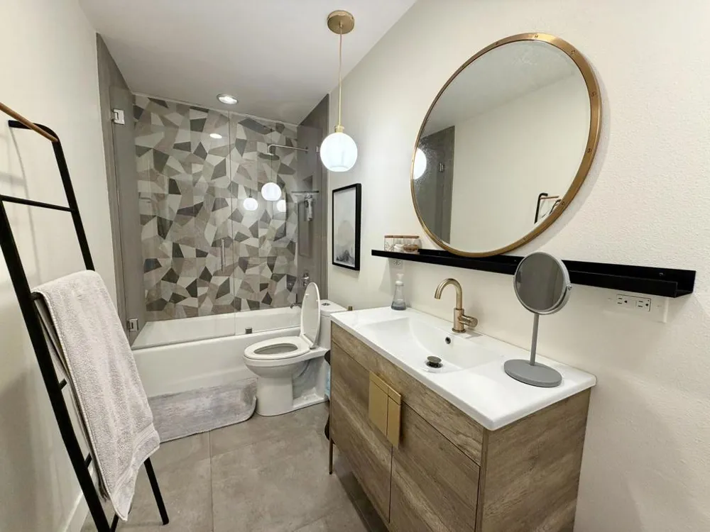 117 Juan Circle Palm Desert, CA 92260