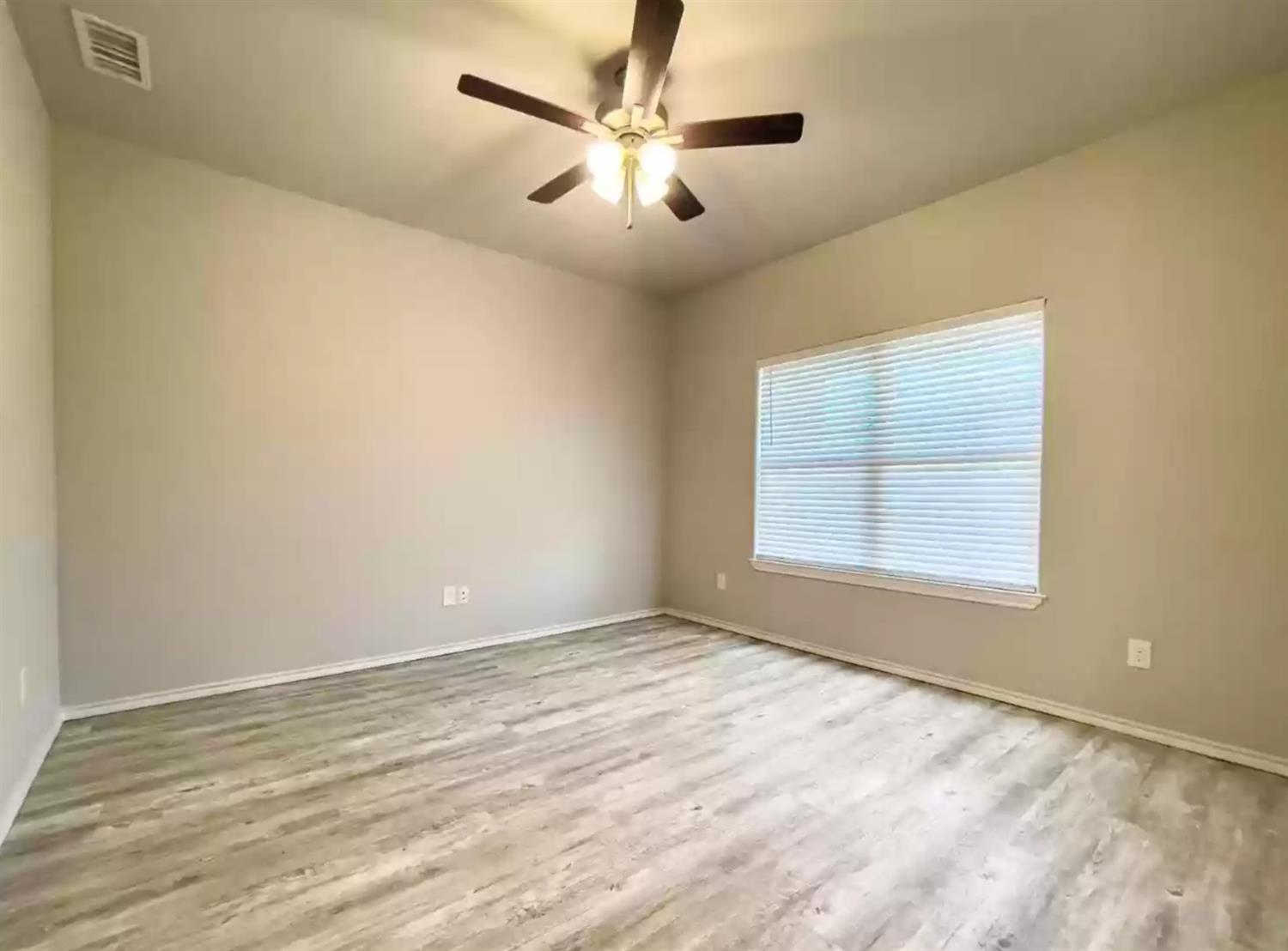 1603 Ave O Shallowater, TX 79363