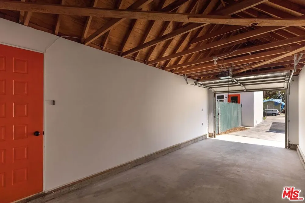 231 W Cedar Avenue Burbank, CA 91502