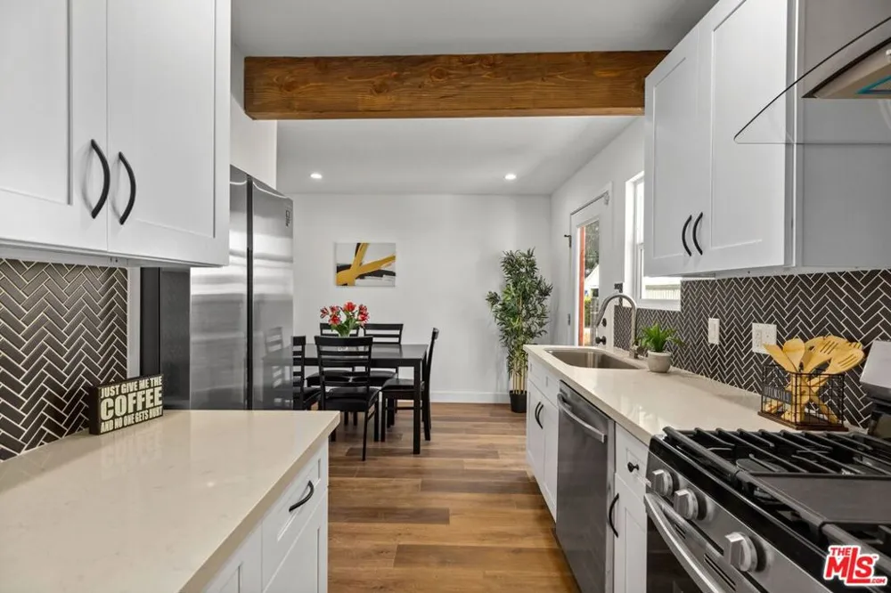 231 W Cedar Avenue Burbank, CA 91502