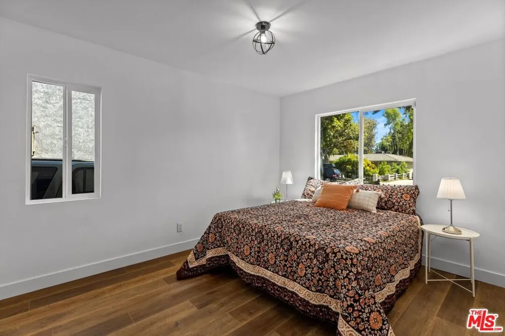 231 W Cedar Avenue Burbank, CA 91502