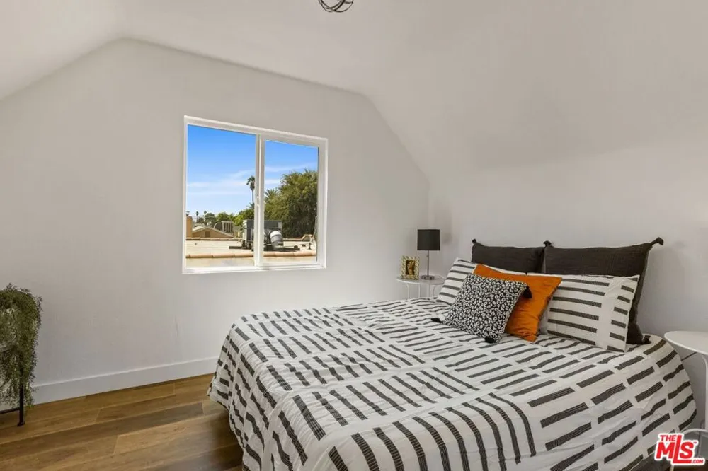 231 W Cedar Avenue Burbank, CA 91502