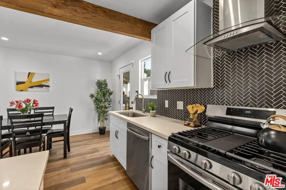 231 W Cedar Avenue Burbank, CA 91502