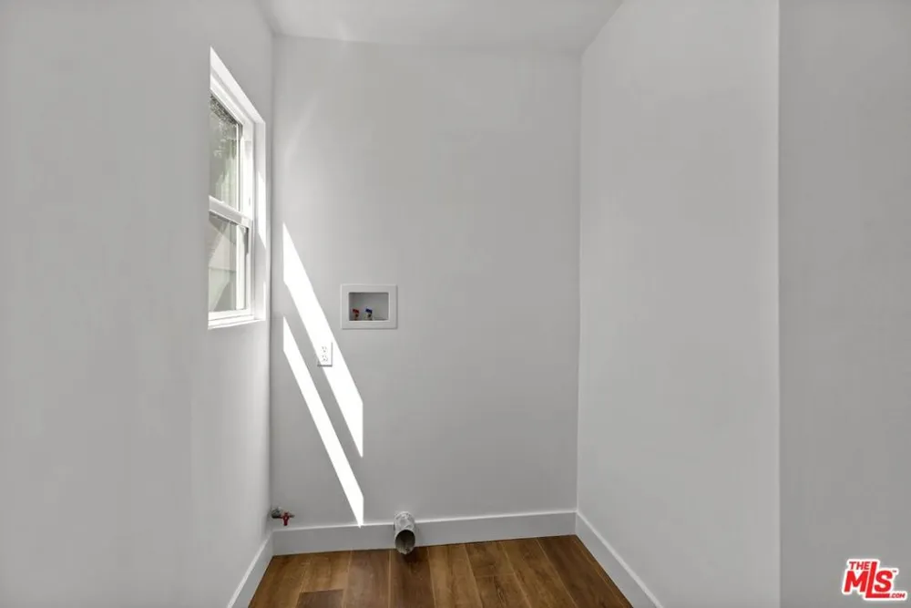 231 W Cedar Avenue Burbank, CA 91502
