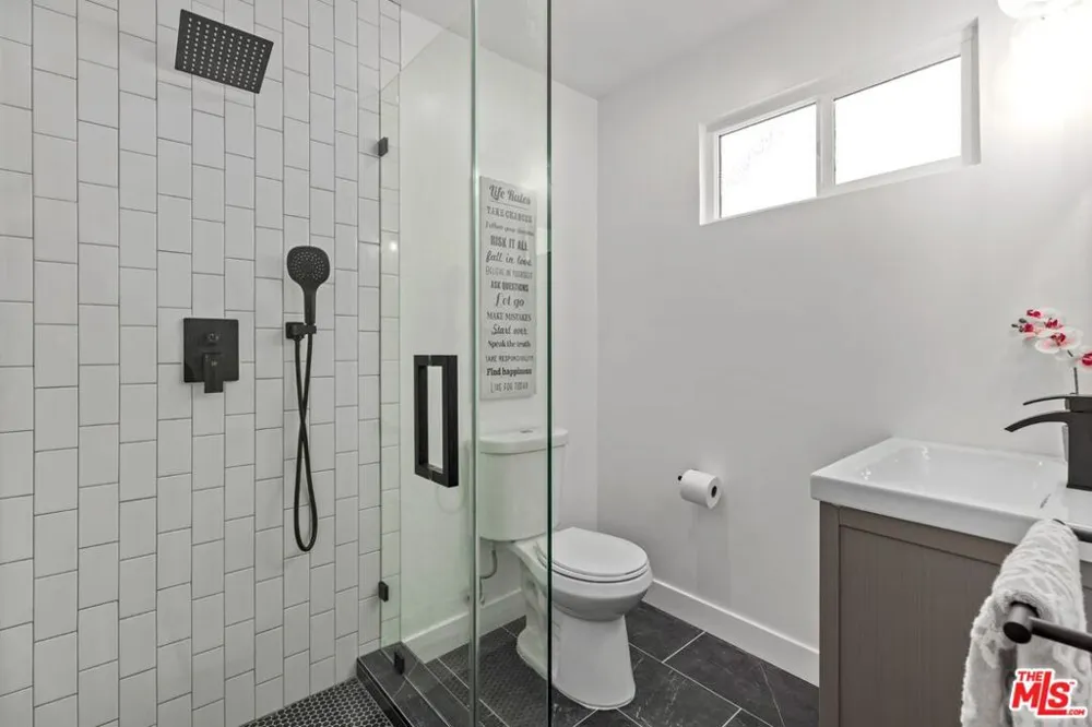231 W Cedar Avenue Burbank, CA 91502