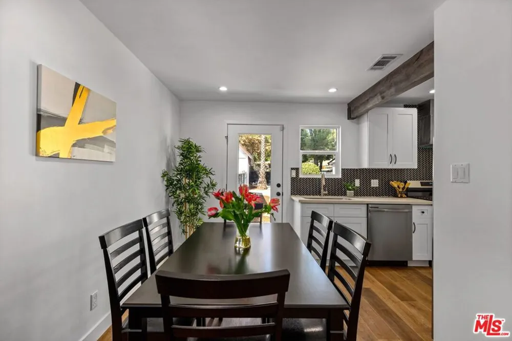 231 W Cedar Avenue Burbank, CA 91502