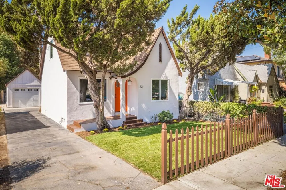 231 W Cedar Avenue Burbank, CA 91502
