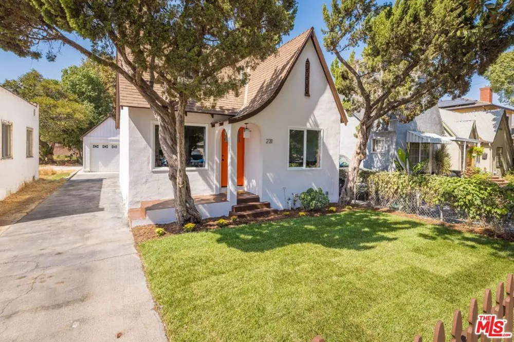 231 W Cedar Avenue Burbank, CA 91502