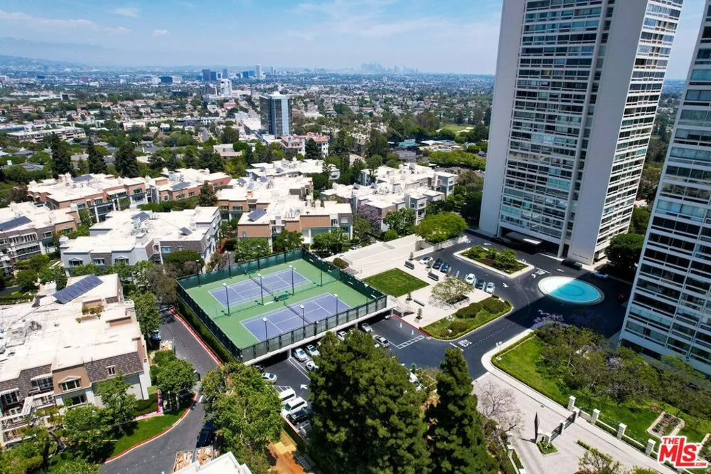 2220 Avenue Of The Stars #1501 Los Angeles, CA 90067