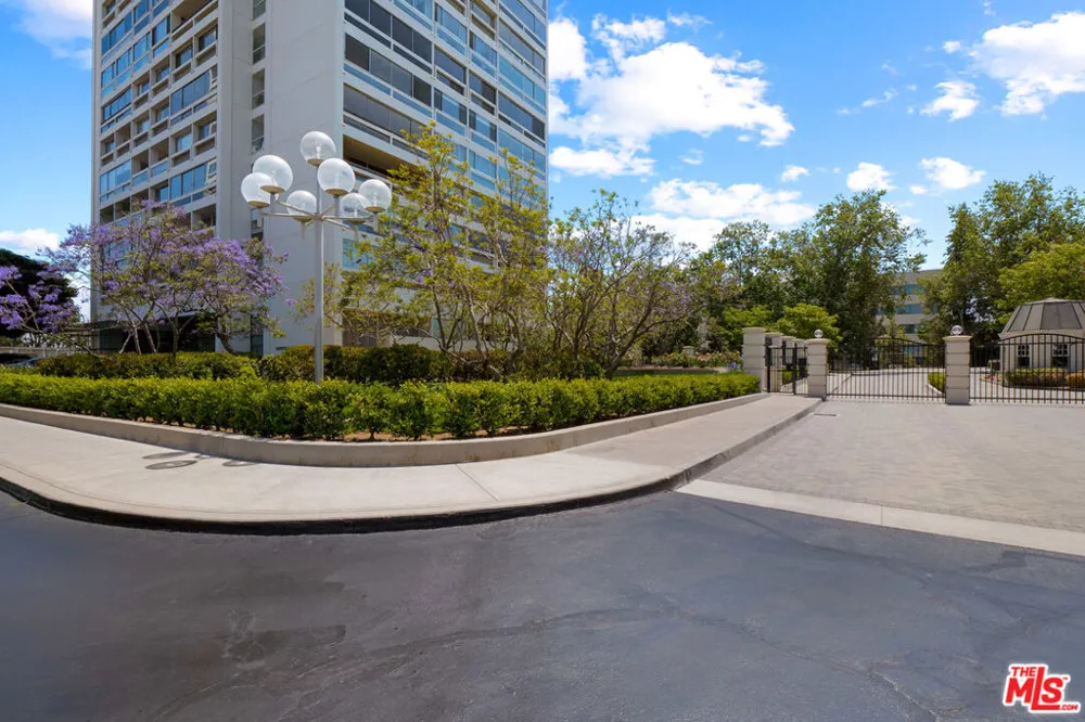 2220 Avenue Of The Stars #1501 Los Angeles, CA 90067