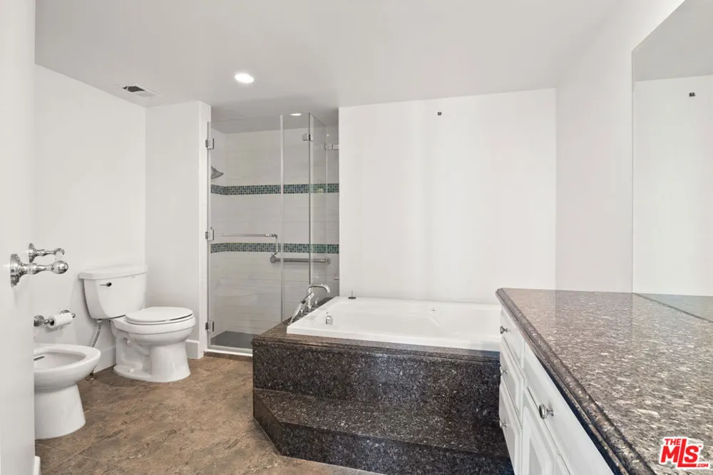 2220 Avenue Of The Stars #1501 Los Angeles, CA 90067