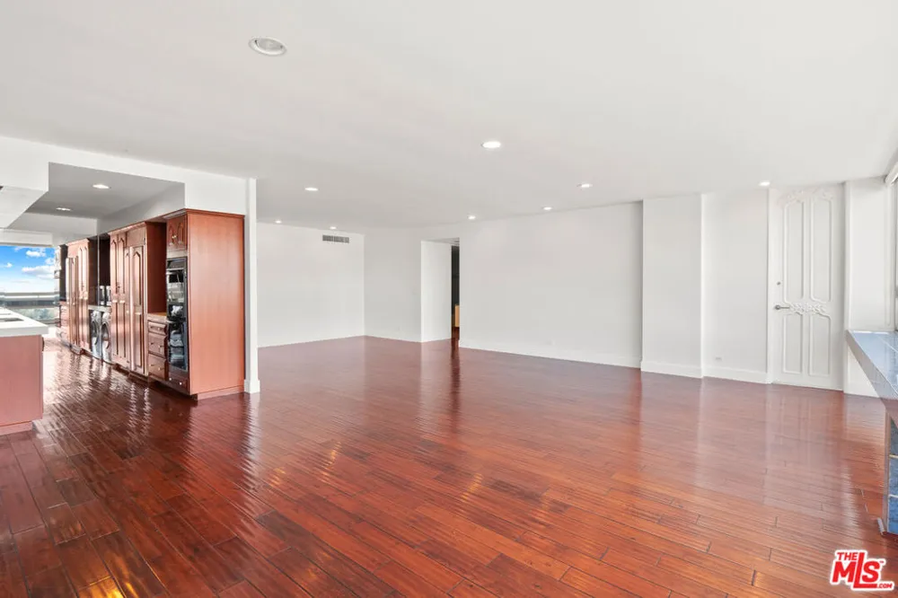 2220 Avenue Of The Stars #1501 Los Angeles, CA 90067
