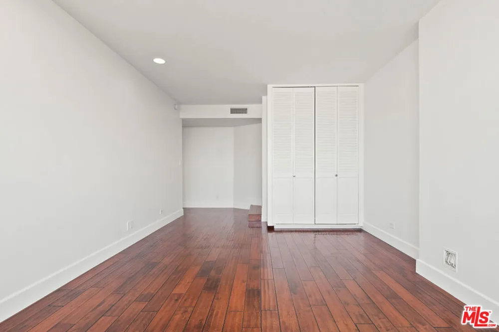 2220 Avenue Of The Stars #1501 Los Angeles, CA 90067