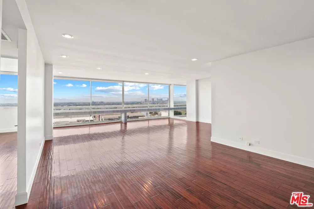 2220 Avenue Of The Stars #1501 Los Angeles, CA 90067