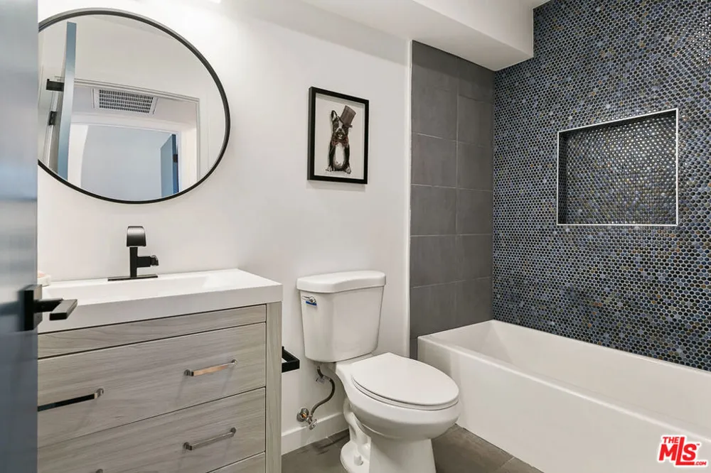 2922 Hauser Boulevard #1 Los Angeles, CA 90016