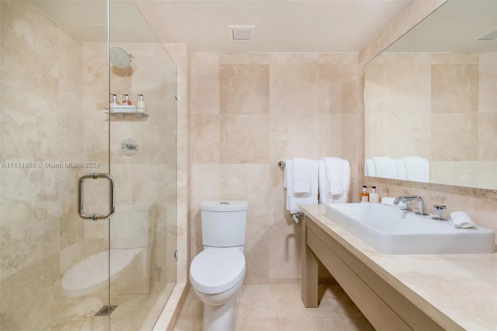 102 24th St #1019 Miami Beach, FL 33139