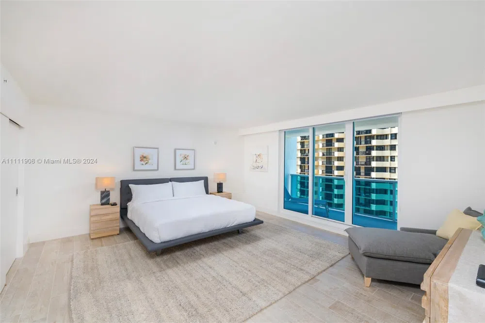 102 24th St #1019 Miami Beach, FL 33139