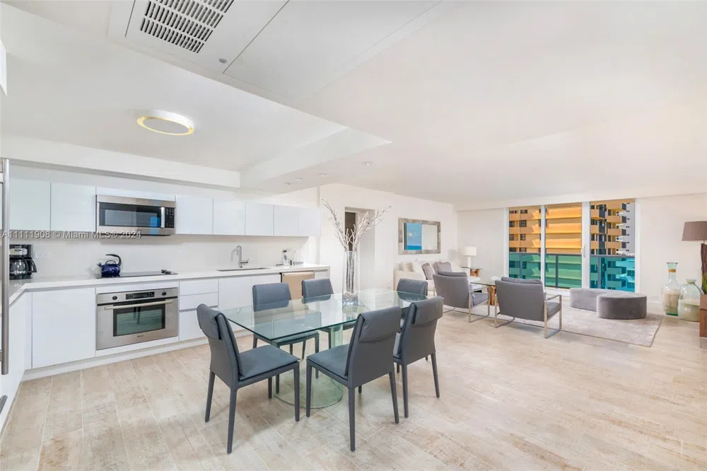 102 24th St #1019 Miami Beach, FL 33139