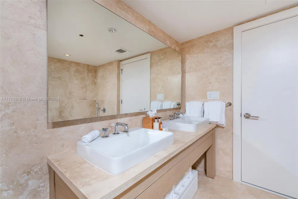 102 24th St #1019 Miami Beach, FL 33139