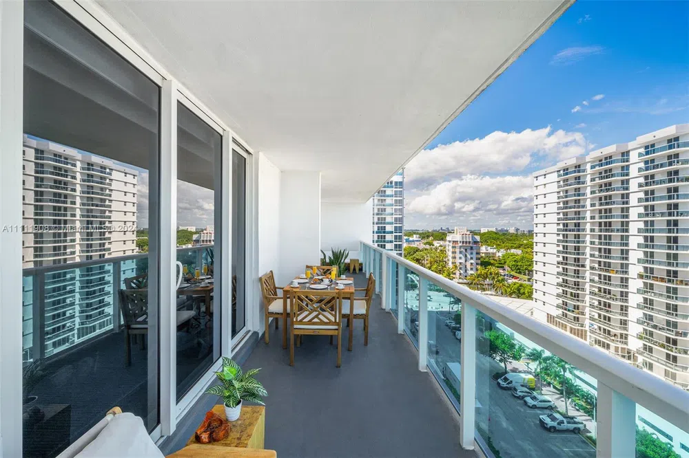 102 24th St #1019 Miami Beach, FL 33139