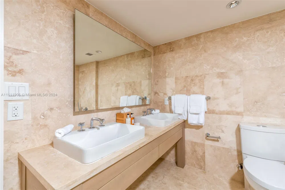 102 24th St #1019 Miami Beach, FL 33139