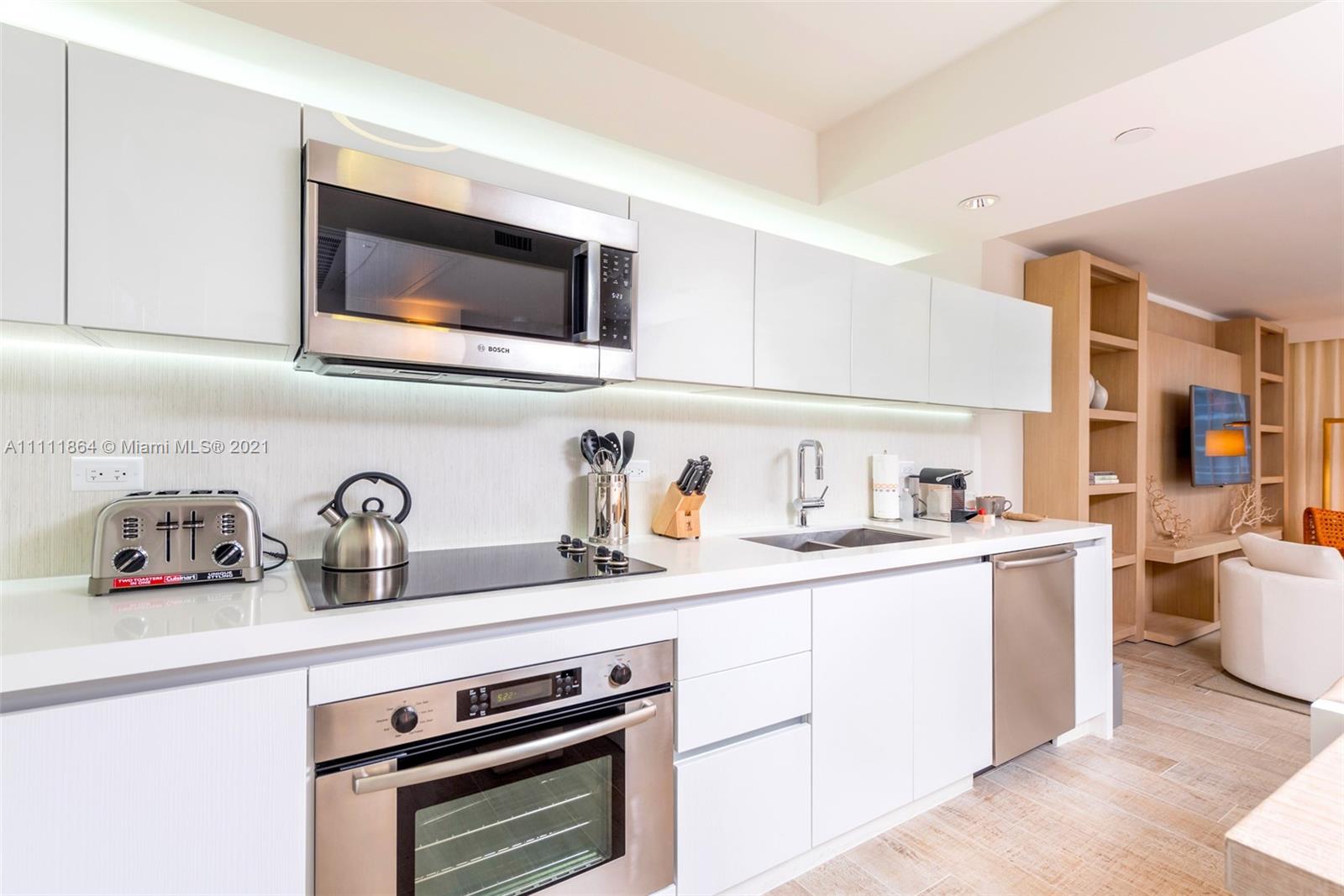 102 24th St #906 Miami Beach, FL 33139