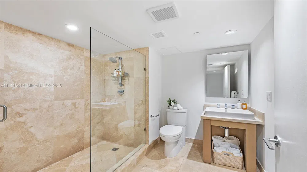 102 24th St #904 Miami Beach, FL 33139