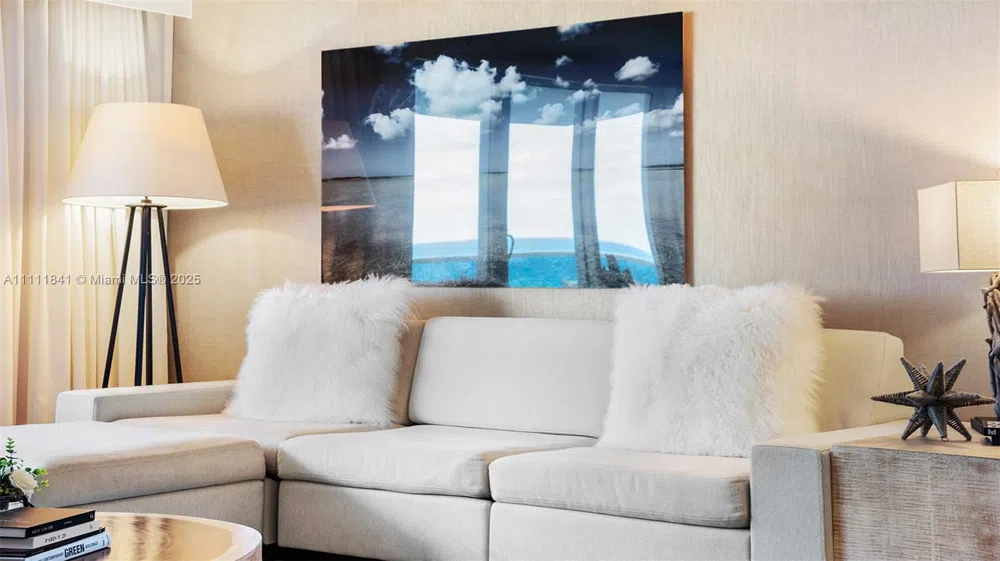102 24th St #904 Miami Beach, FL 33139