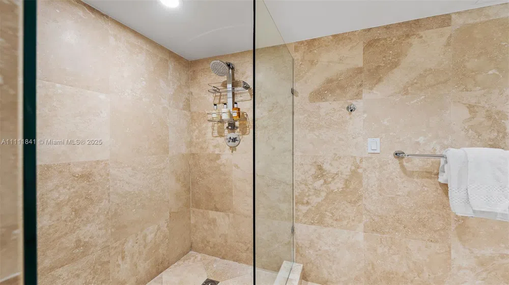 102 24th St #904 Miami Beach, FL 33139