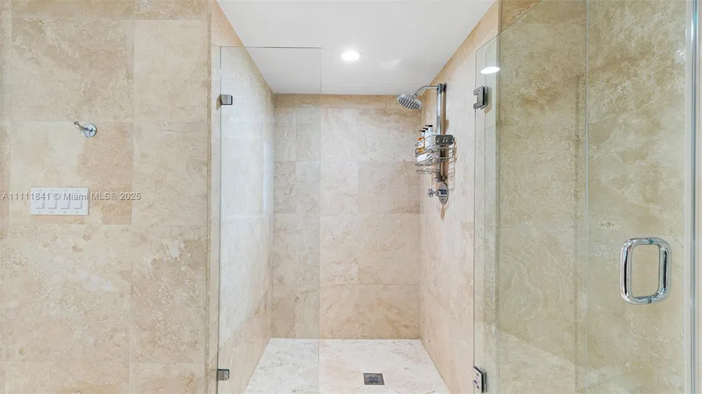 102 24th St #904 Miami Beach, FL 33139