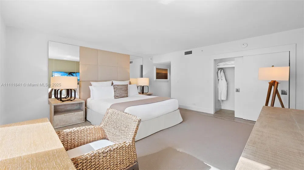 102 24th St #904 Miami Beach, FL 33139