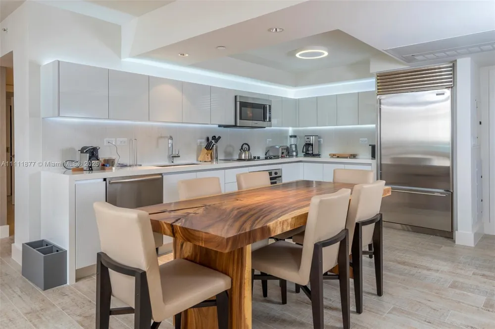 102 24th St #915 Miami Beach, FL 33139
