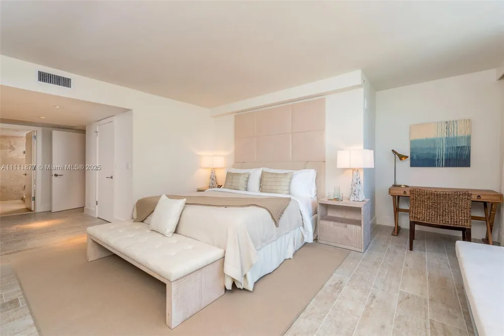 102 24th St #915 Miami Beach, FL 33139