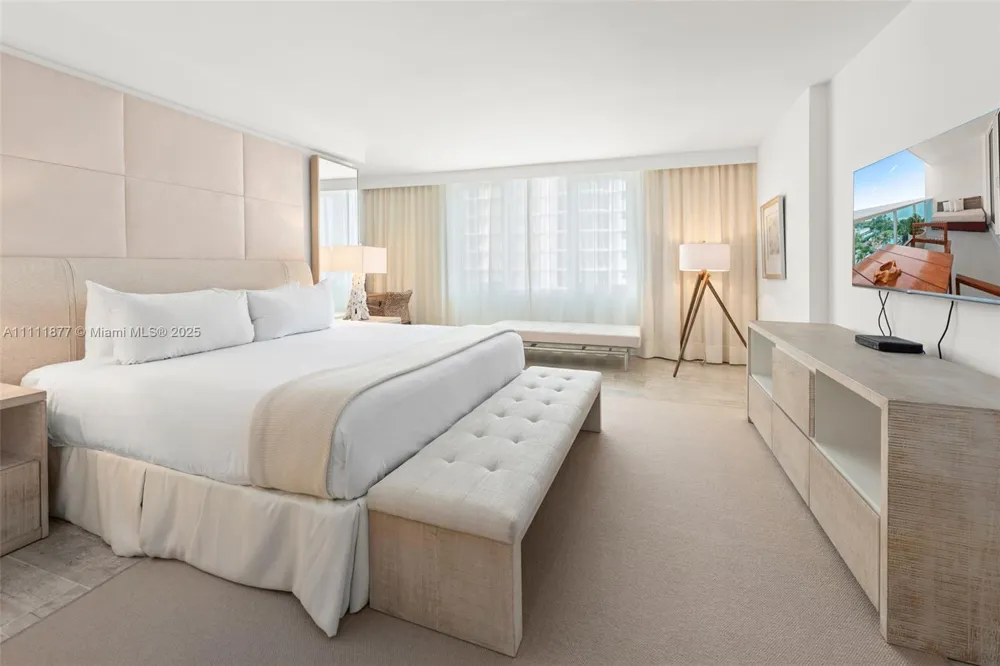 102 24th St #915 Miami Beach, FL 33139
