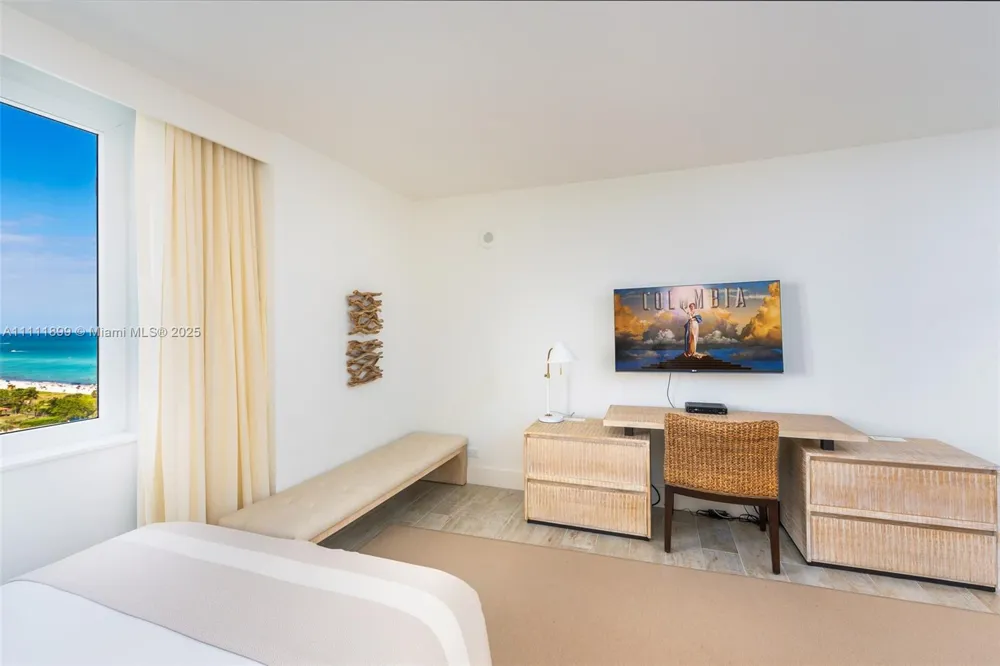 102 24th St #1015 Miami Beach, FL 33139
