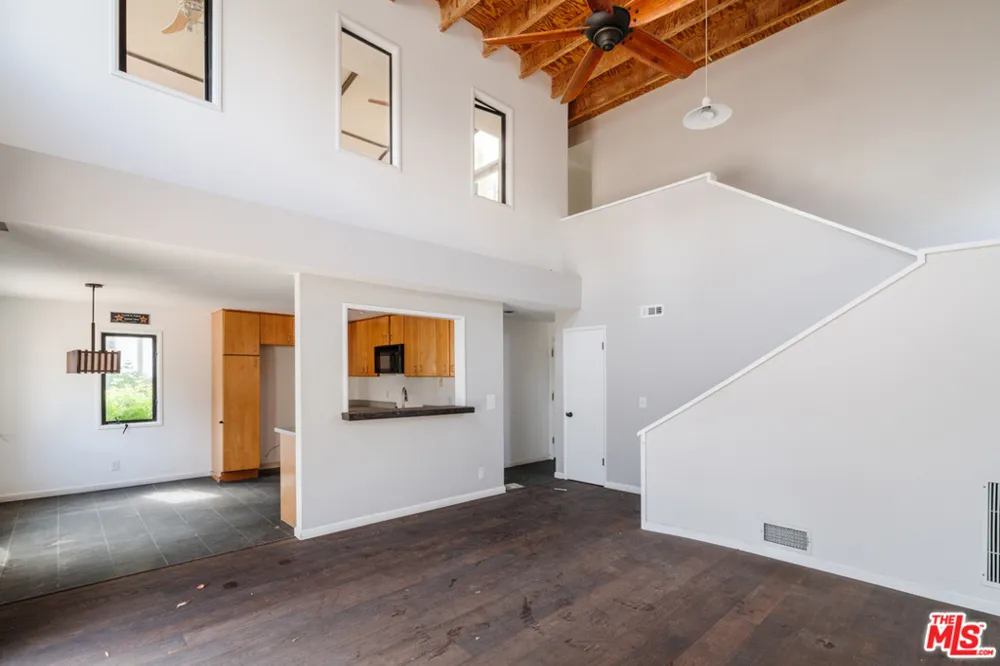 3875 Marcasel Avenue Los Angeles, CA 90066