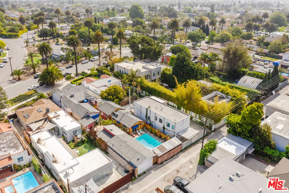3875 Marcasel Avenue Los Angeles, CA 90066