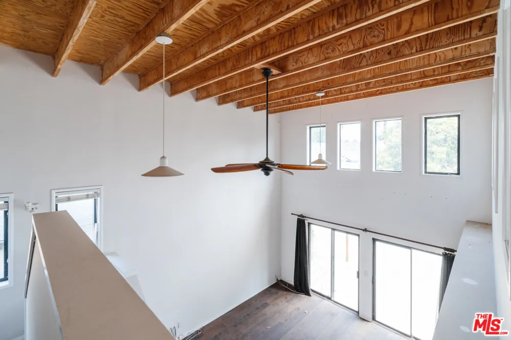 3875 Marcasel Avenue Los Angeles, CA 90066