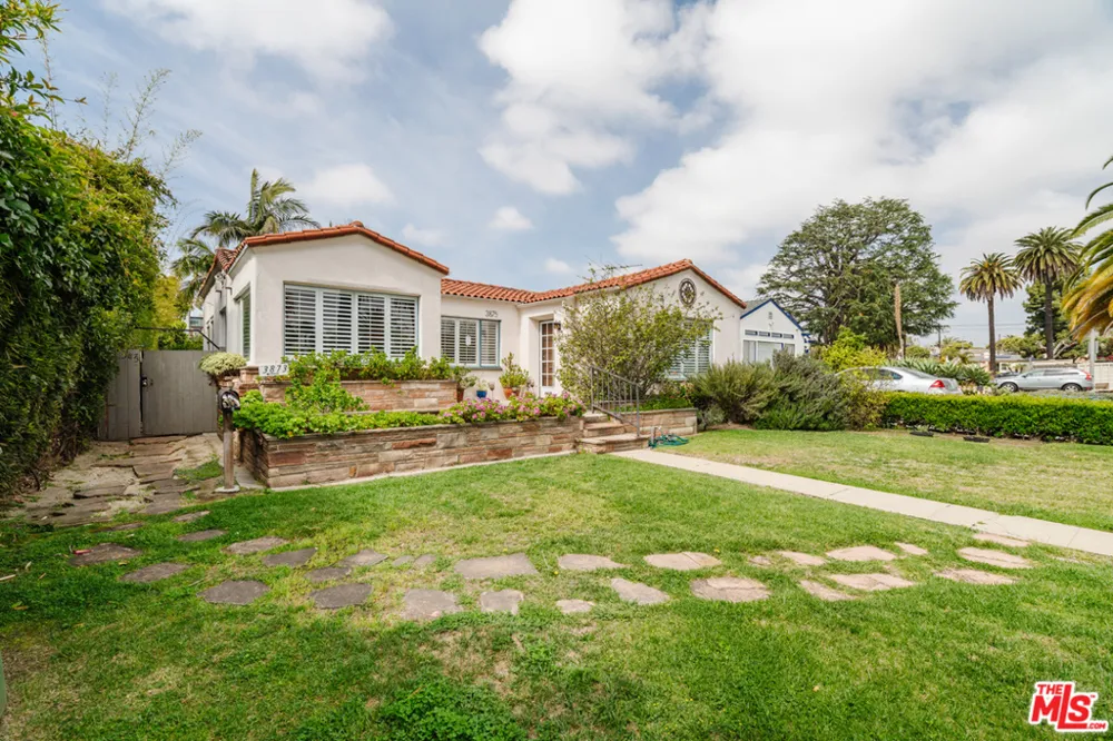 3875 Marcasel Avenue Los Angeles, CA 90066
