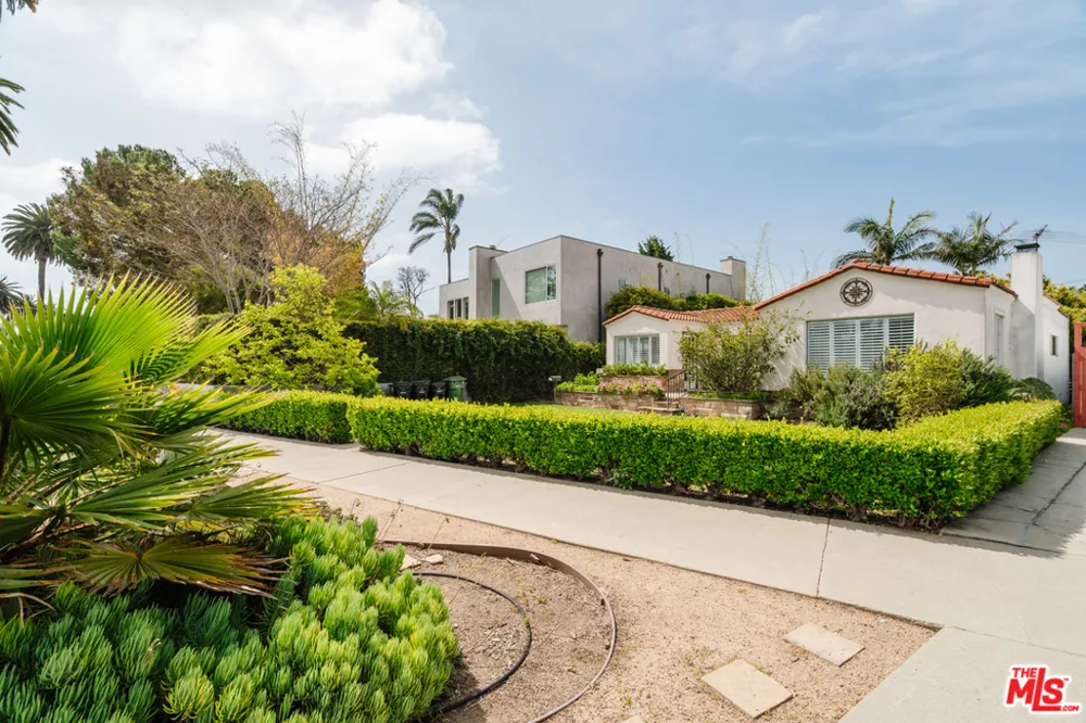 3875 Marcasel Avenue Los Angeles, CA 90066