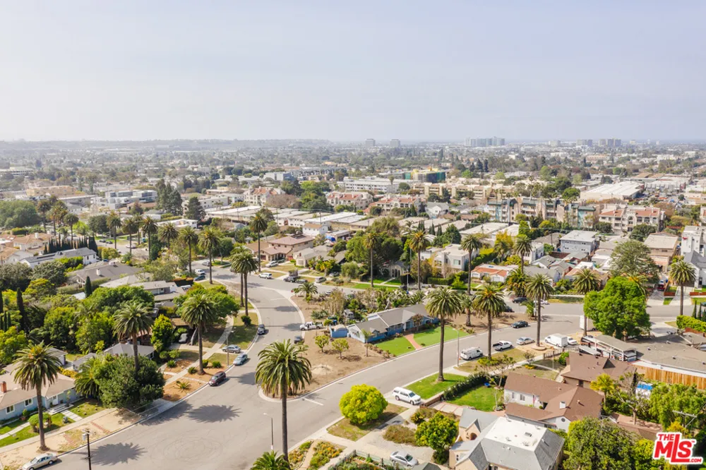 3875 Marcasel Avenue Los Angeles, CA 90066