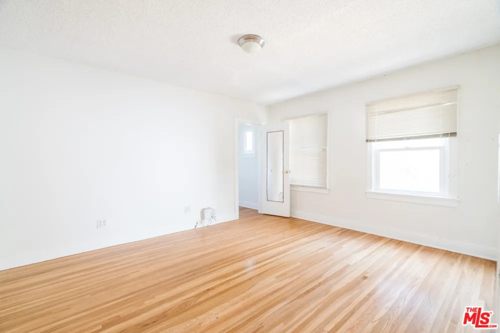 3875 Marcasel Avenue Los Angeles, CA 90066