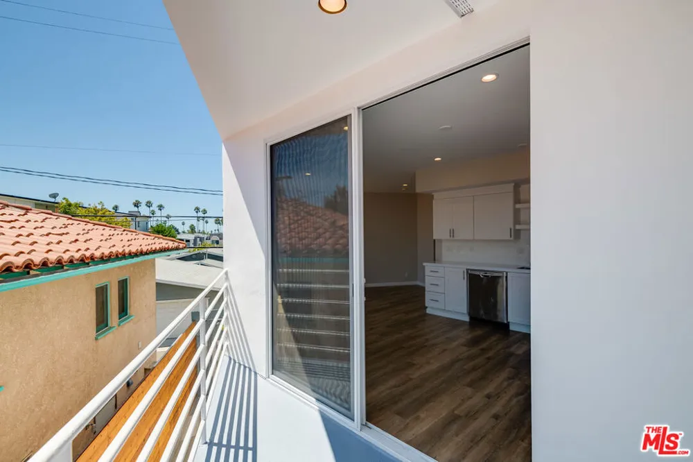 842 11Th Street #8 Santa Monica, CA 90403